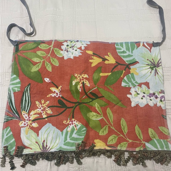 Fidget/Sensory Apron - Picture 2 of 3